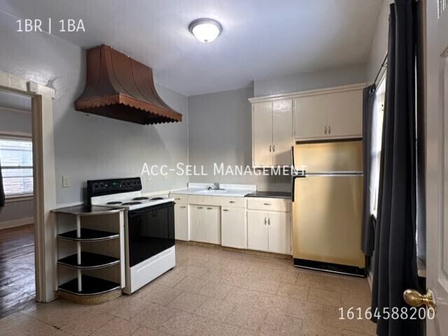 209 Valley Ave Nw #4 - Photo 3 of 7