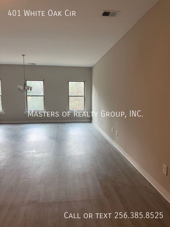 401 White Oak Cir - Photo 2 of 8