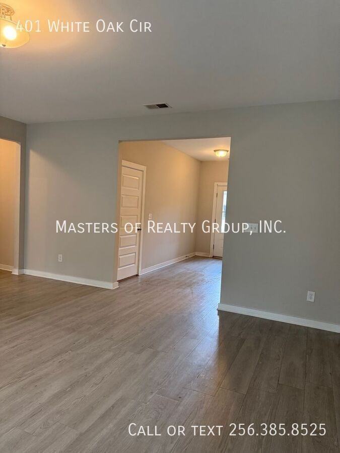 401 White Oak Cir - Photo 3 of 8