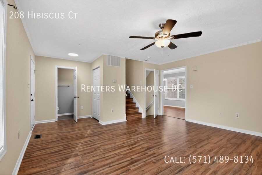 208 Hibiscus Ct - Photo 2 of 16