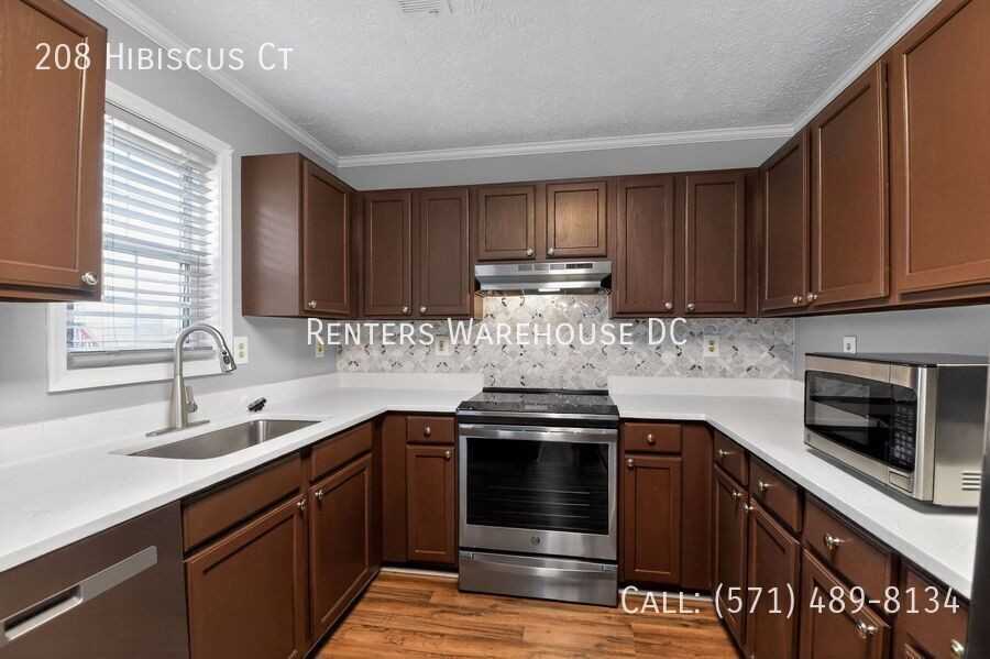 208 Hibiscus Ct - Photo 4 of 16