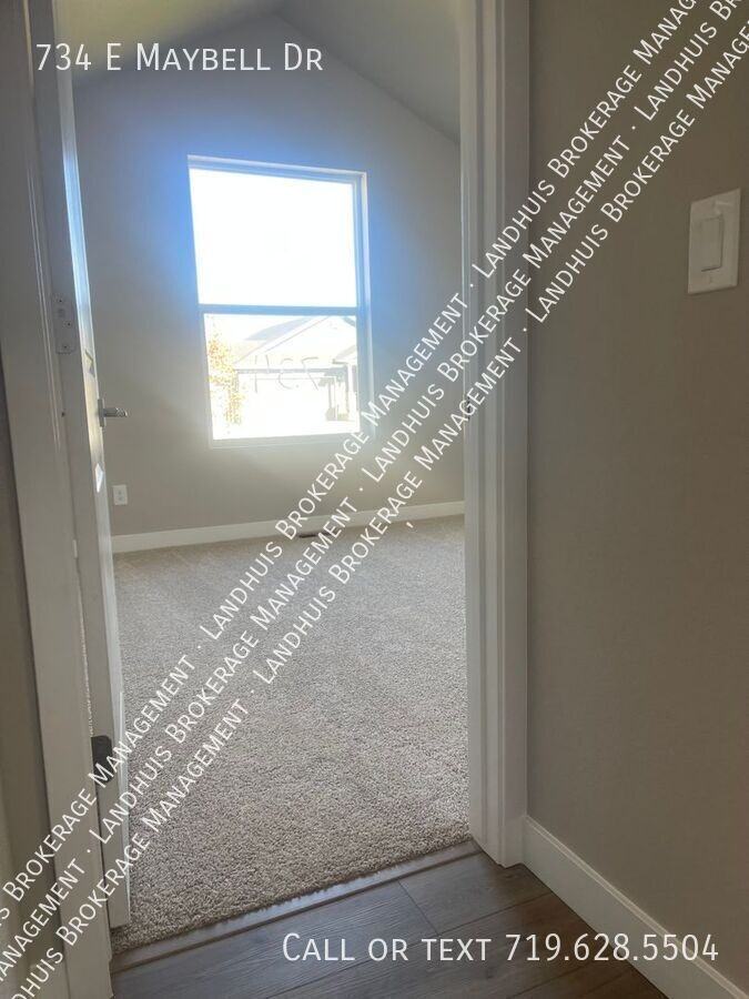 734 E Maybell Dr - Photo 3 of 14