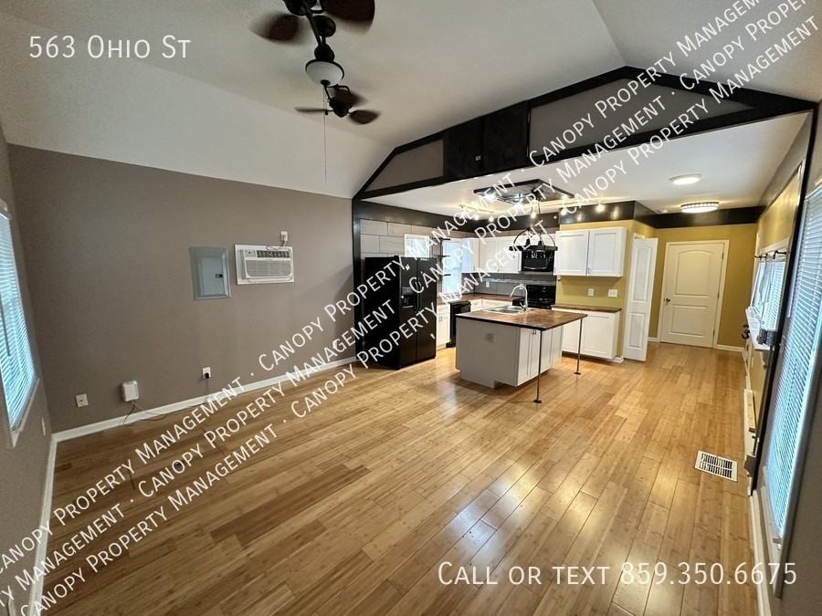 563 Ohio St - Photo 2 of 8