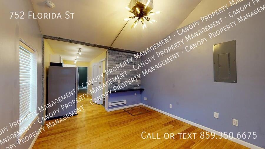 752 Florida St - Photo 4 of 8