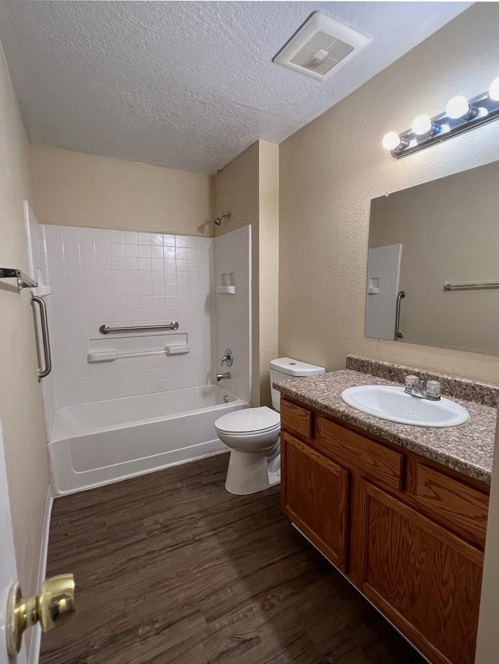 1327 Ortiz Dr Se #2 - Photo 6 of 9