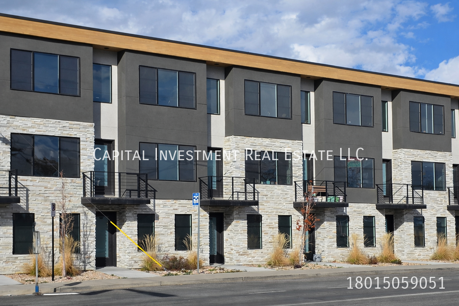 1689 S West Temple #102 - Photo 2 of 25