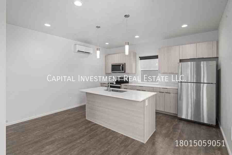 1689 S West Temple #102 - Photo 3 of 25