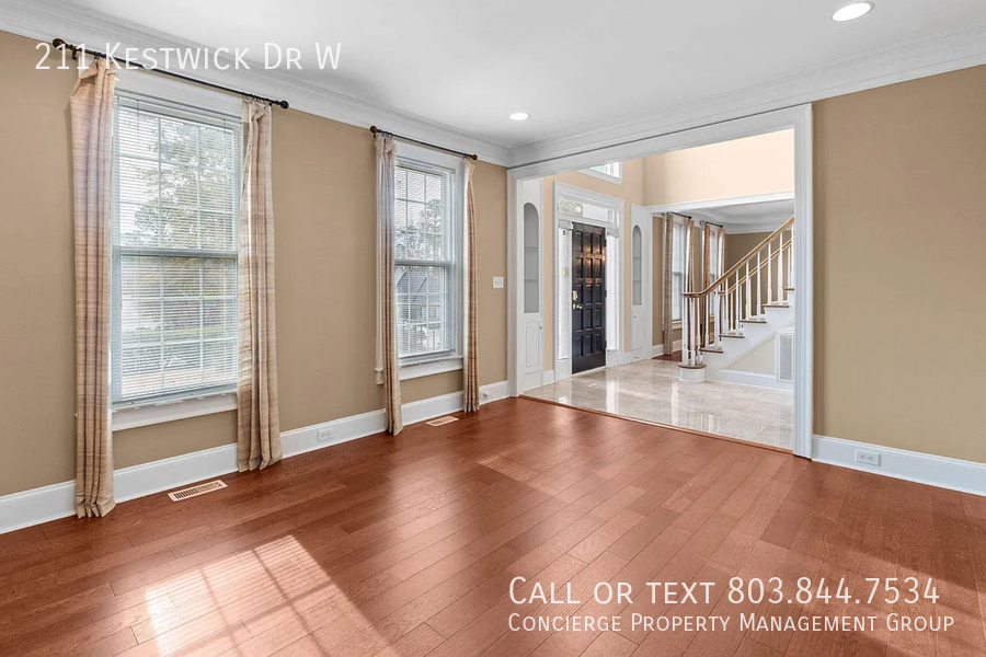 211 Kestwick Dr W - Photo 5 of 25