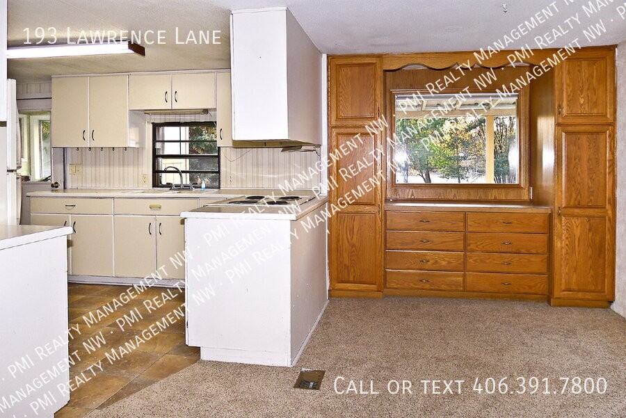 193 Lawrence Ln - Photo 3 of 9