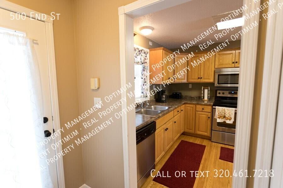 500 End St - Photo 6 of 38