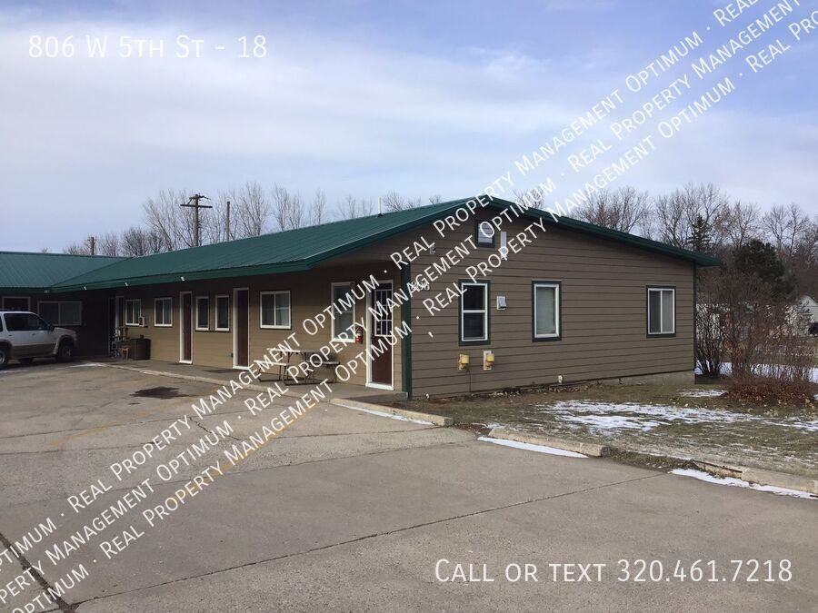 806 W 5th St #18 - Photo 2 of 9