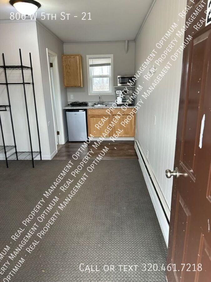 806 W 5th St #21 - Photo 2 of 8