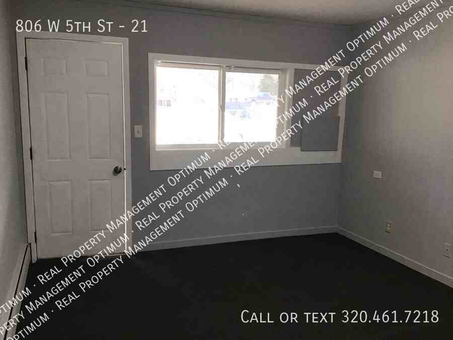 806 W 5th St #21 - Photo 5 of 8