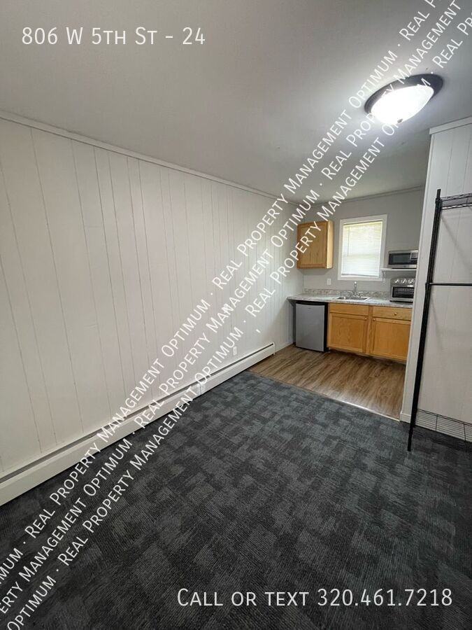 806 W 5th St #24 - Photo 2 of 9