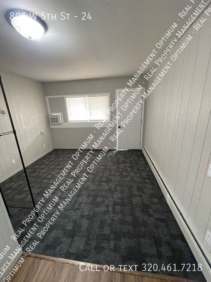 806 W 5th St #24 - Photo 4 of 9