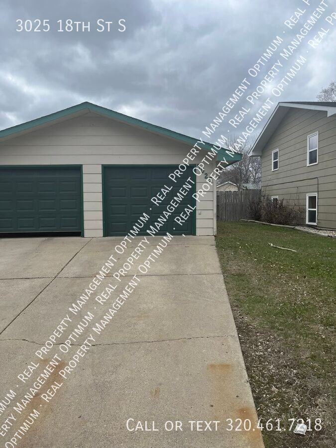 3025 18th St S - Photo 3 of 34