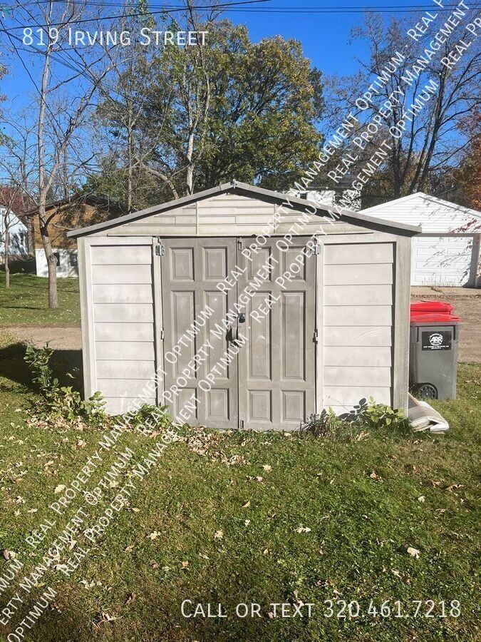 819 Irving St - Photo 5 of 23