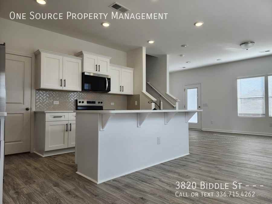 3820 Biddle St - Photo 4 of 15