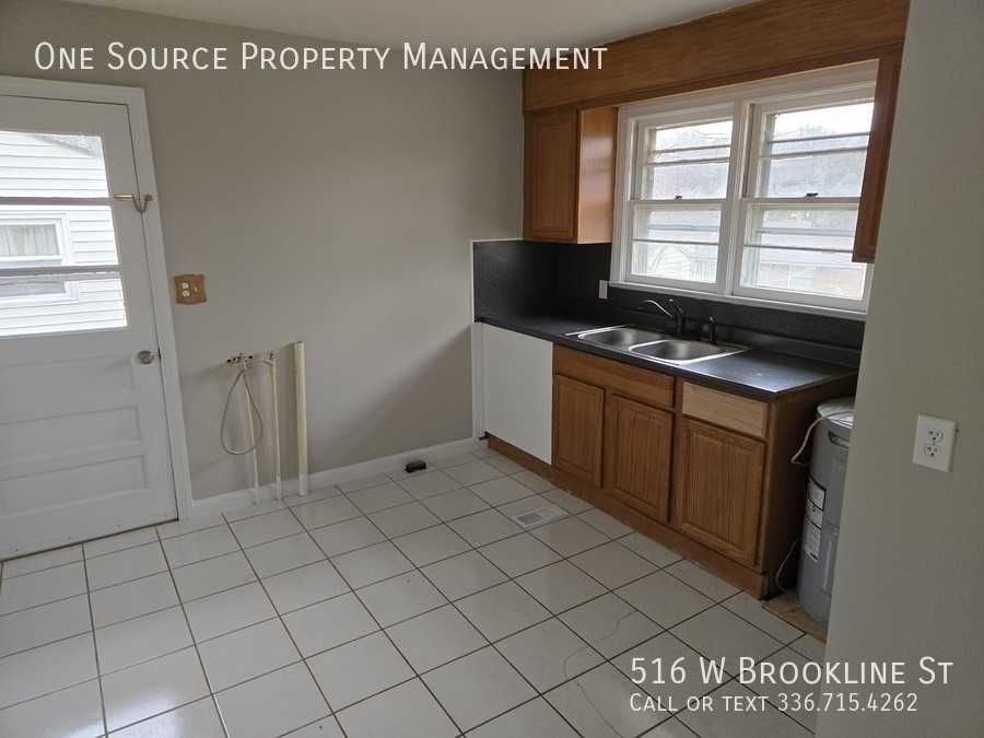 516 W Brookline St - Photo 4 of 6
