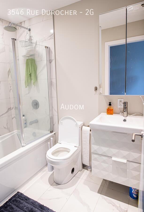 3546 Rue Durocher #2G - Photo 4 of 7