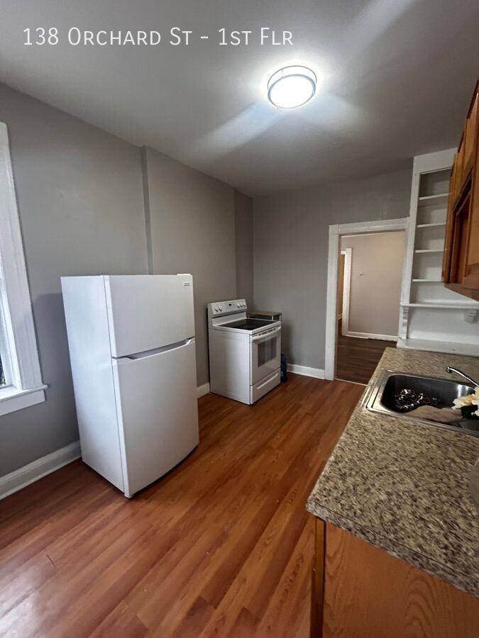 138 Orchard St #1stFL - Photo 4 of 7