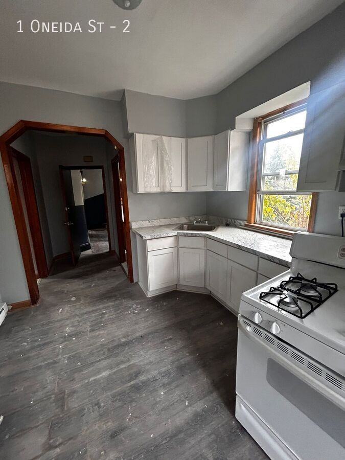 1 Oneida St #2