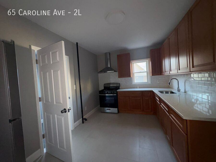 65 Caroline Ave #2L - Photo 5 of 11