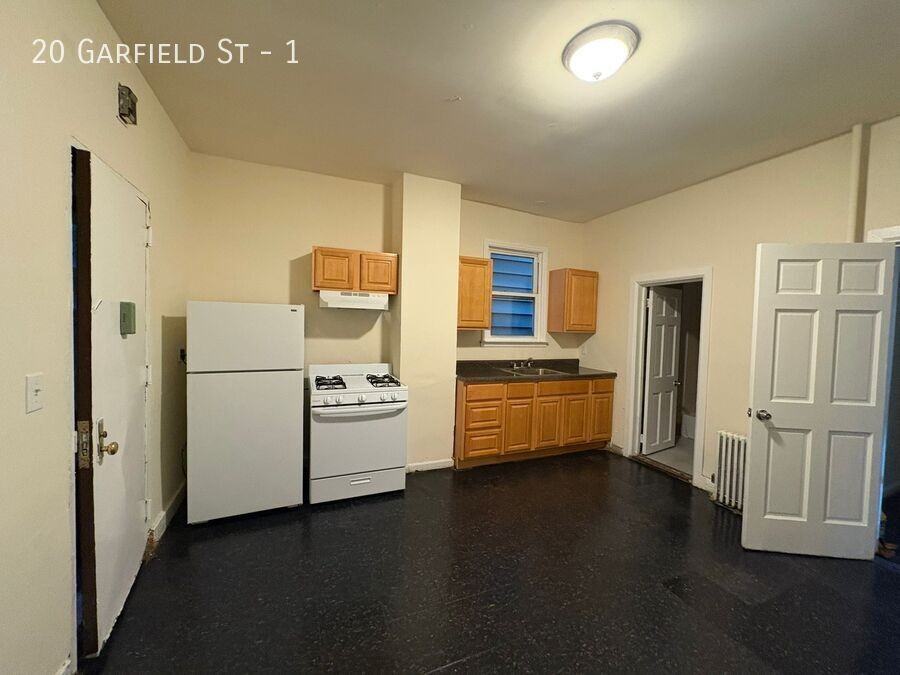 20 Garfield St #1 - Photo 5 of 9