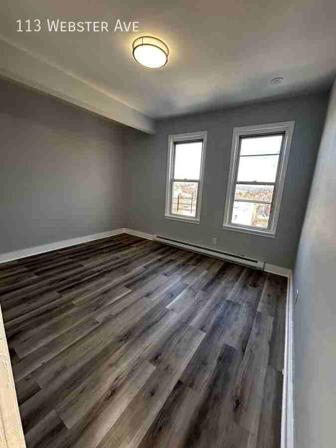 113 Webster Ave - Photo 5 of 7