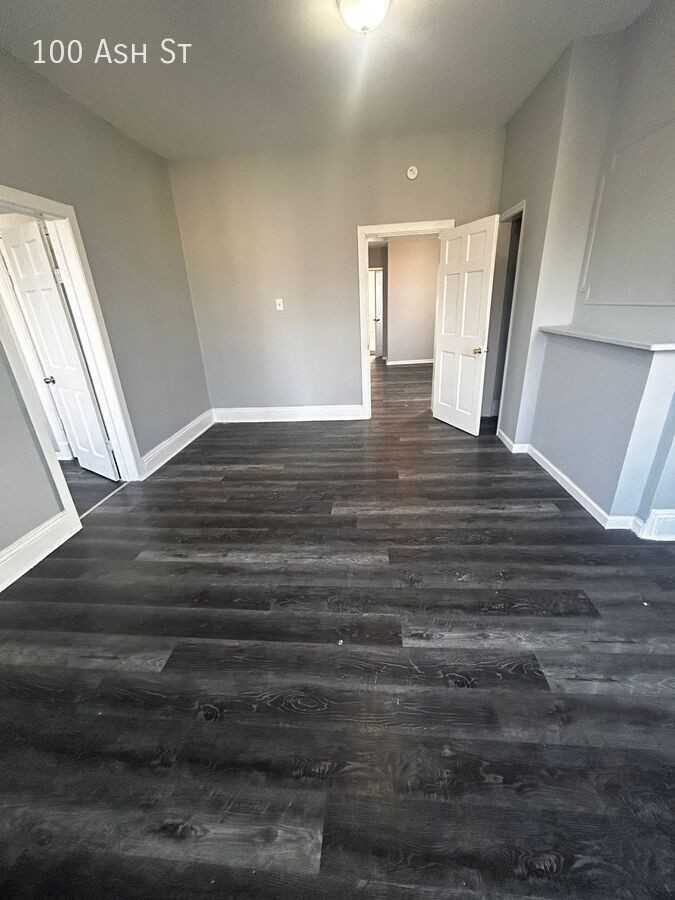 100 Ash St - Photo 7 of 9