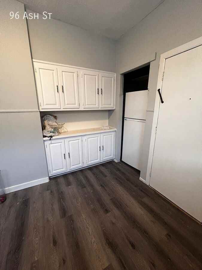 96 Ash St - Photo 5 of 6