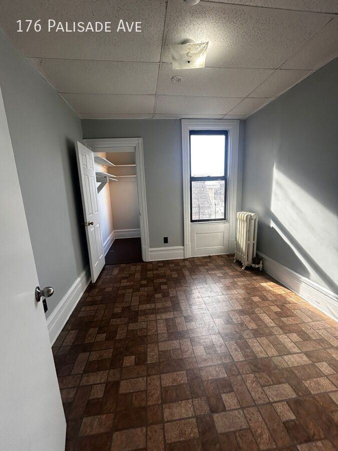 176 Palisade Ave - Photo 7 of 9