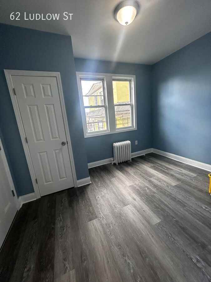 62 Ludlow St - Photo 3 of 6