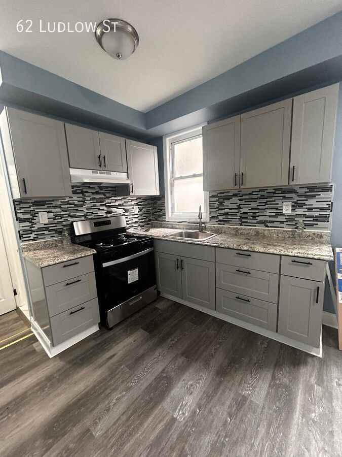 62 Ludlow St - Photo 6 of 6