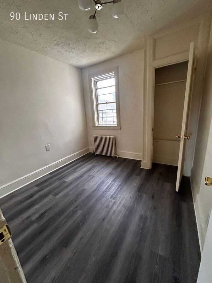 90 Linden St - Photo 3 of 6