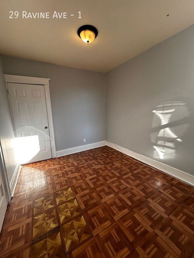 29 Ravine Ave #1 - Photo 4 of 7