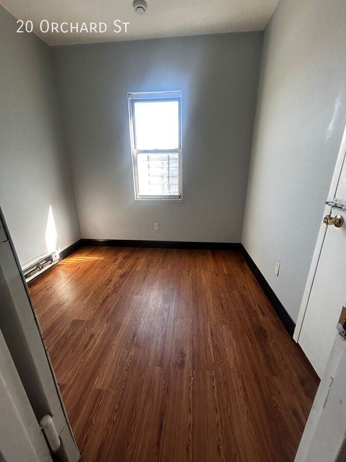 20 Orchard St - Photo 6 of 8