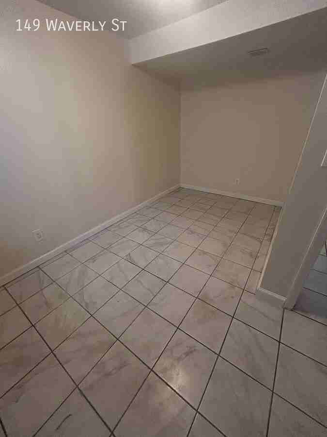 149 Waverly St