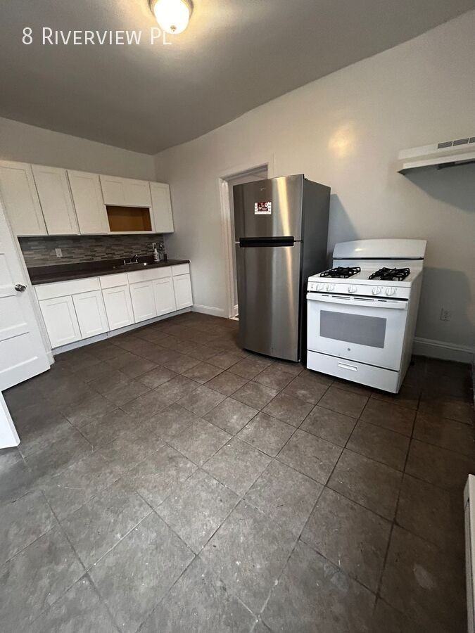 8 Riverview Pl - Photo 2 of 9