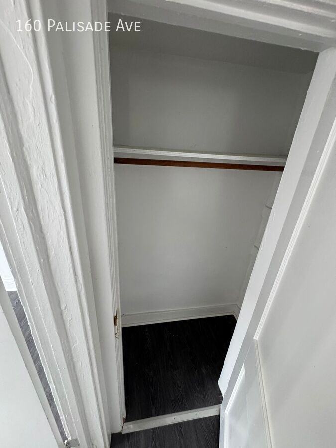 160 Palisade Ave - Photo 4 of 21