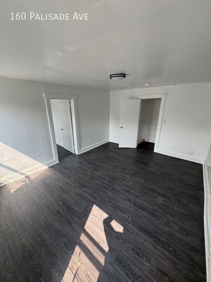 160 Palisade Ave - Photo 6 of 21
