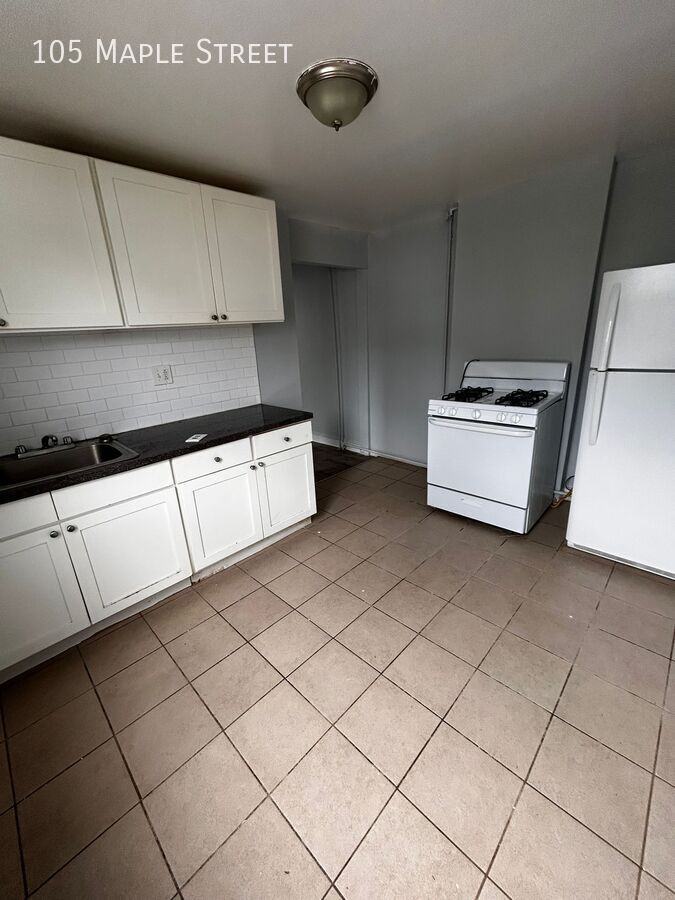 105 Maple St - Photo 2 of 6