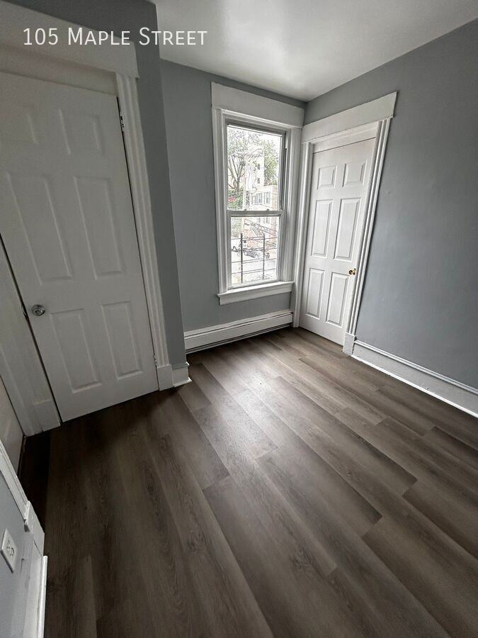 105 Maple St - Photo 4 of 6