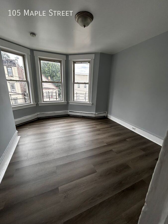 105 Maple St - Photo 5 of 6