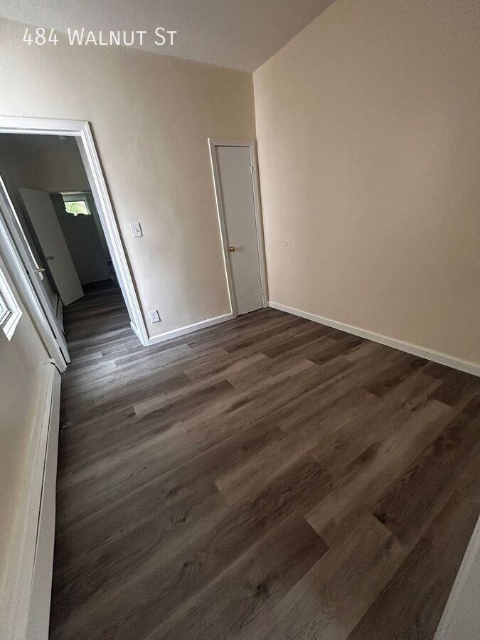 484 Walnut St - Photo 4 of 6