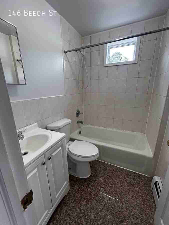 146 Beech St - Photo 4 of 9