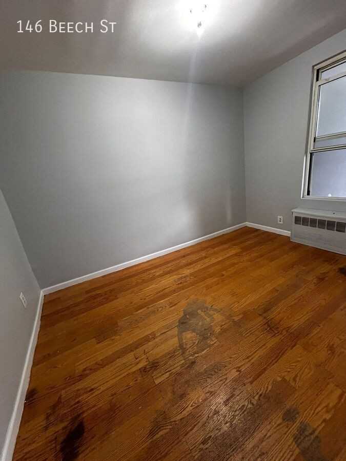 146 Beech St - Photo 5 of 9