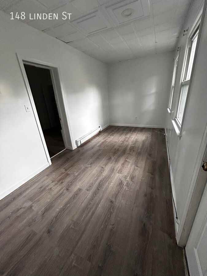 148 Linden St - Photo 3 of 5