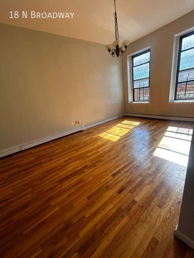 18 N Broadway - Photo 7 of 10