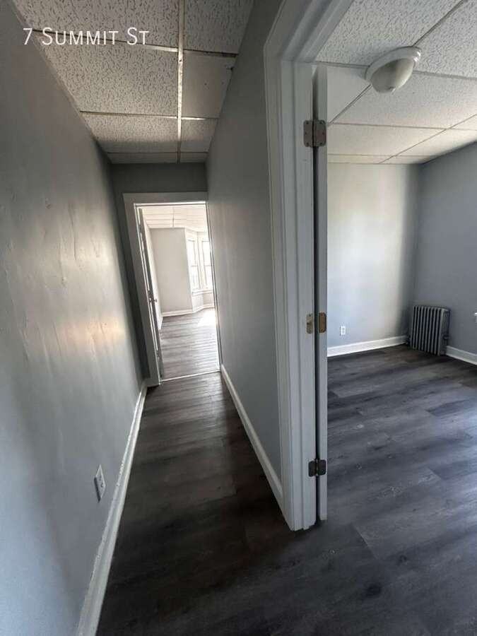 7 Summit St - Photo 4 of 9